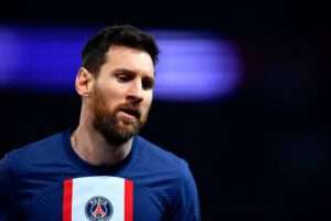 Read more about the article PSG Discuss Contract Extension With Lionel Messi
